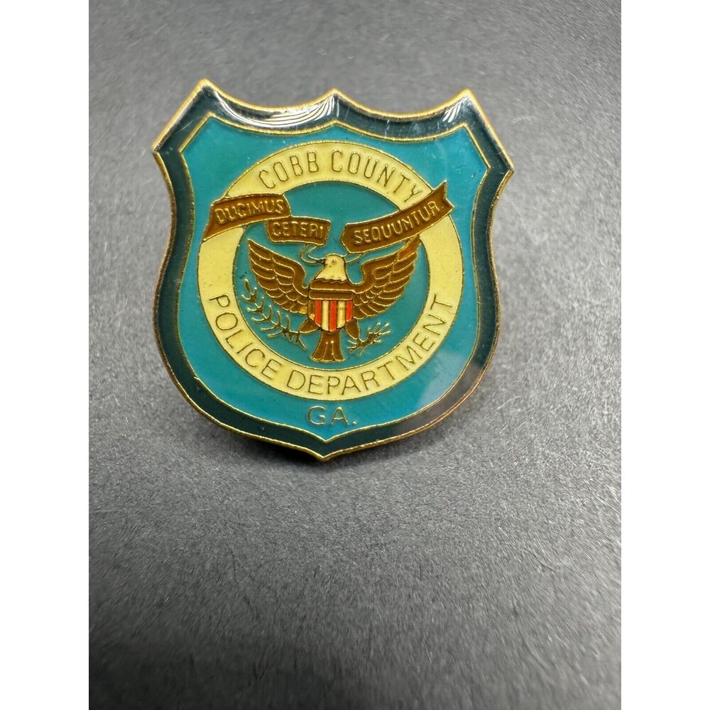 Cobb County Georgia Police Department Gold Tone Enamel Lapel Hat Pin Back